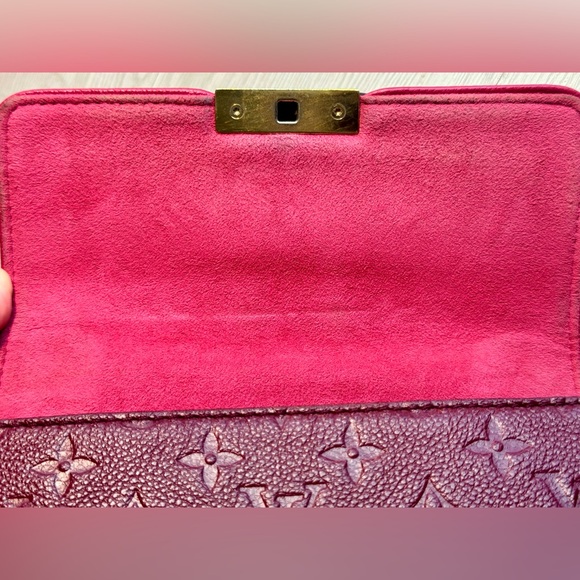 🌸♥️🌸 Breathtaking Louis Vuitton Saint Sulpice with Dust Bag and COA 🌸♥️🌸 - Picture 13 of 16